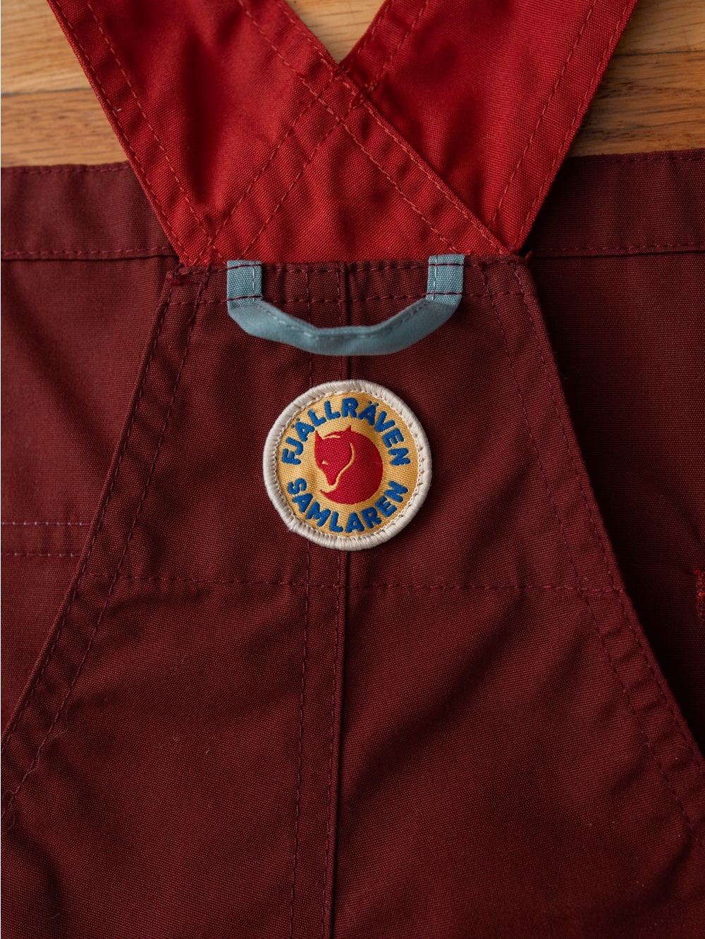 Fjallraven Women’s Vardag Dungaree Shorts in Burgundy